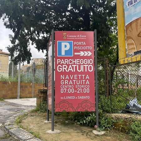 La Casa Sulla Piazza Apartment เอนนา ภายนอก รูปภาพ