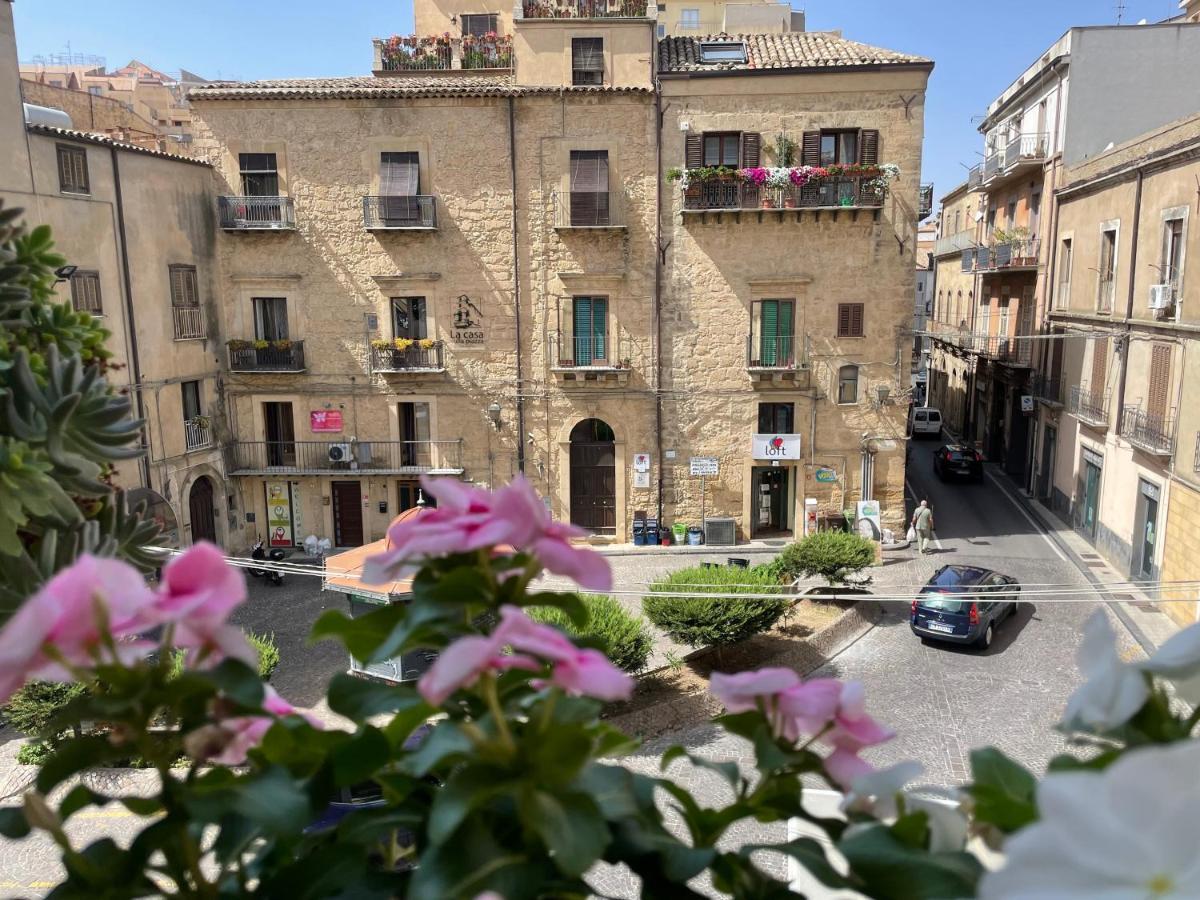 La Casa Sulla Piazza Apartment เอนนา ภายนอก รูปภาพ
